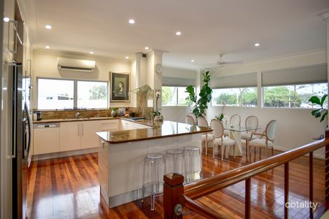 Property photo of 17 Rankin Parade Main Beach QLD 4217