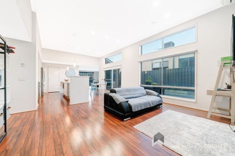 Property photo of 42 Grovedale Way Manor Lakes VIC 3024