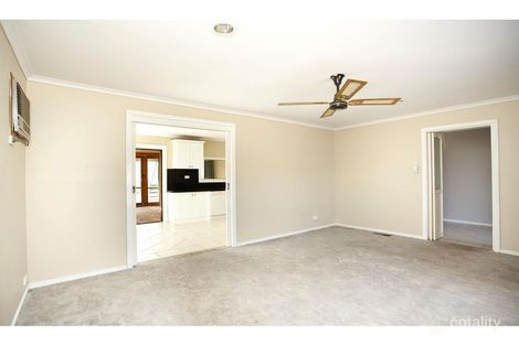 Property photo of 77 Redditch Crescent Deer Park VIC 3023