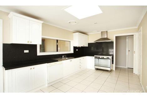 Property photo of 77 Redditch Crescent Deer Park VIC 3023