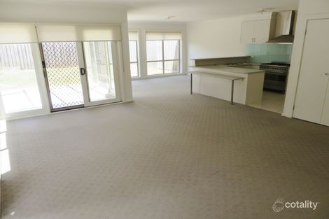 Property photo of 28 Hall Mark Road Mordialloc VIC 3195