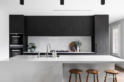 Property photo of 5 Cleve Grove Heidelberg VIC 3084