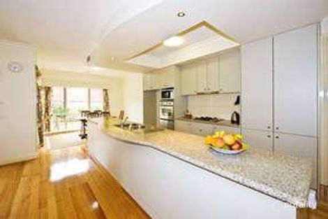 Property photo of 10 Woodlawn Circuit Macleod VIC 3085
