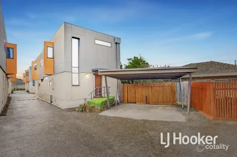 2/27 New St, Dandenong, VIC 3175