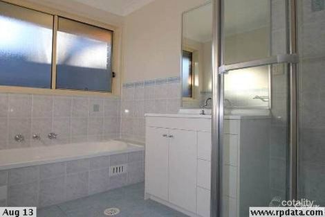 Property photo of 30 Wallcliffe Court Wattle Grove NSW 2173