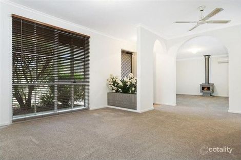Property photo of 27 Wentworth Street Cranbourne North VIC 3977