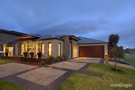 Property photo of 6 Hertford Court Cranbourne North VIC 3977