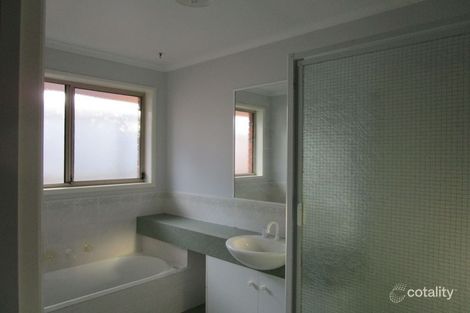 Property photo of 41 Fay Avenue Kooringal NSW 2650