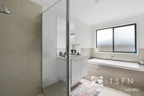 Property photo of 403 Howard Street Eaglehawk VIC 3556