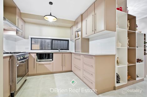 Property photo of 15 Andrea Crescent Cranbourne North VIC 3977