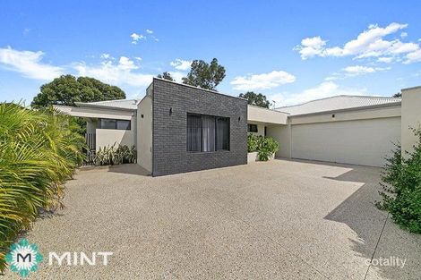 18a Young St, Melville, WA 6156