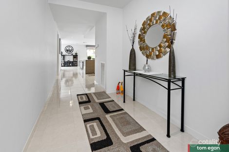 Property photo of 14 Silvergum Way Craigieburn VIC 3064