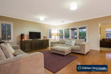 Property photo of 21 Barak Avenue Berwick VIC 3806