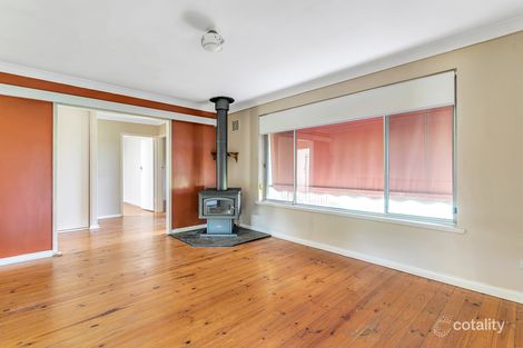 Property photo of 7 Richard Avenue Hackham SA 5163