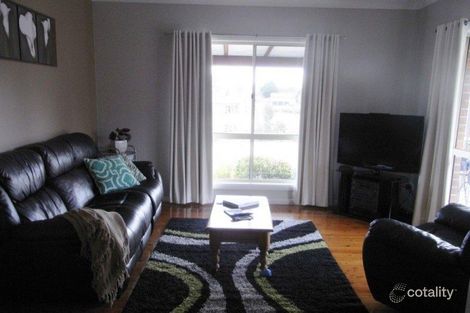 Property photo of 32 Carlisle Close Glen Innes NSW 2370