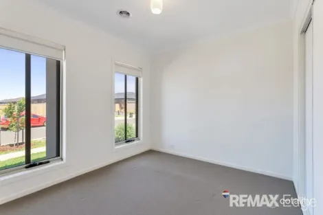 Property photo of 112 Haze Drive Point Cook VIC 3030