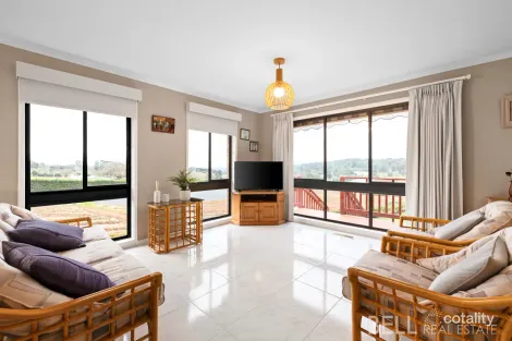 Property photo of 19 Loris Street Silvan VIC 3795