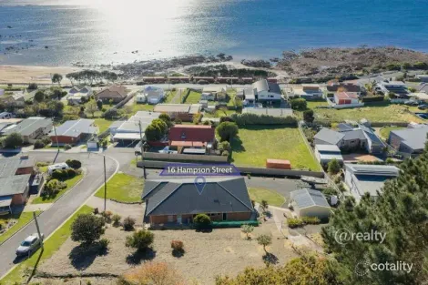 Property photo of 16 Hampson Street Penguin TAS 7316