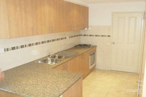 Property photo of 5 Rossiter Avenue Endeavour Hills VIC 3802