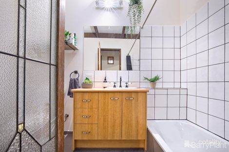 Property photo of 20 Lisheen Road Cockatoo VIC 3781