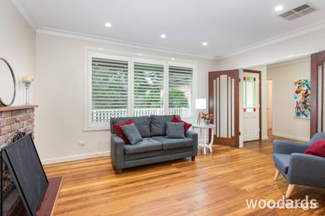 Property photo of 33 Cherry Orchard Rise Box Hill North VIC 3129