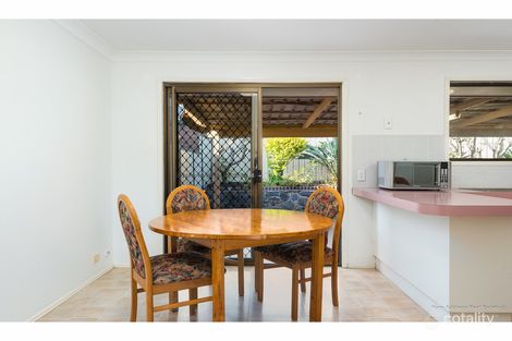 Property photo of 2 Weldon Court Hillcrest QLD 4118