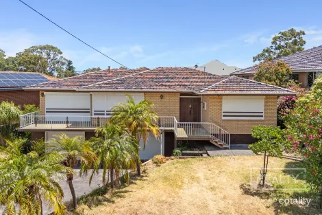 Property photo of 47 Edmondson Crescent Karrinyup WA 6018