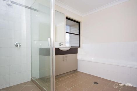 Property photo of 2/69 Cascade Drive Forest Lake QLD 4078