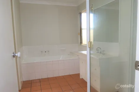 Property photo of 29 Leonardo Circuit Coombabah QLD 4216