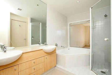 Property photo of 18/29 Bennelong Parkway Wentworth Point NSW 2127