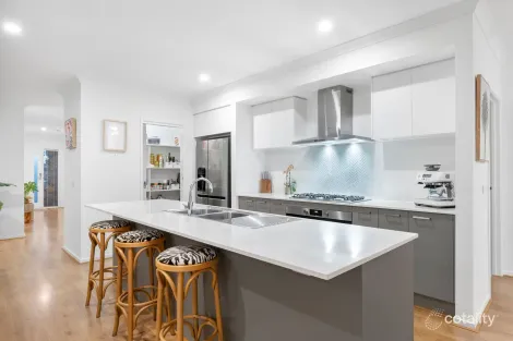 Property photo of 4 Silver Oak Way Mount Duneed VIC 3217