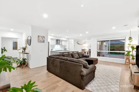 Property photo of 4 Silver Oak Way Mount Duneed VIC 3217