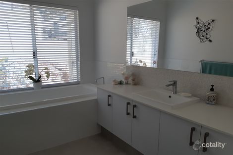 5 Grieve Way, Bedfordale, WA 6112