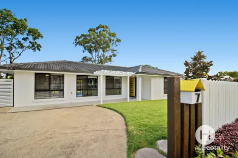 Property photo of 7 Petringa Crescent Springwood QLD 4127