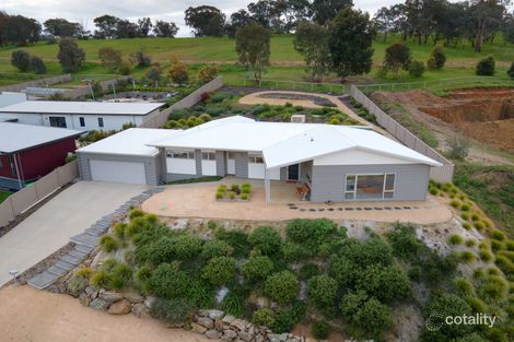 Property photo of 18 Tanner Terrace Wodonga VIC 3690