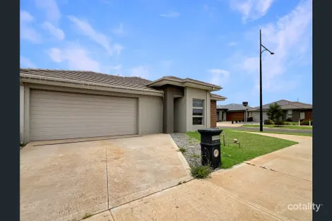 28 Adelong Bvd, Cobblebank, VIC 3338