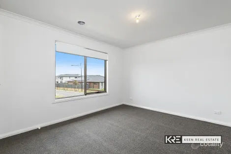 Property photo of 30 Springbrook Parkway Cobblebank VIC 3338