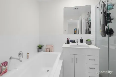 Property photo of 1/45 Eileen Court Logan Reserve QLD 4133