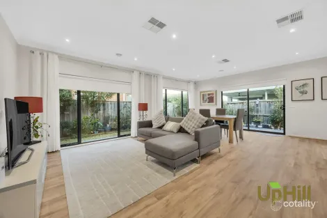 Property photo of 5 Graziers Crescent Clyde North VIC 3978