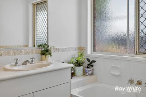 Property photo of 24 Jessie Crescent Bethania QLD 4205