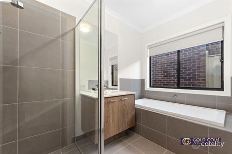 16 Skypac St, Weir Views, VIC 3338