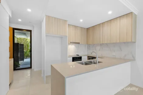 Property photo of 5 Summer Lane Robina QLD 4226