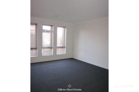 Property photo of 6 Lindeman Street Berwick VIC 3806