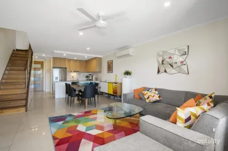 Property photo of 5 Summer Lane Robina QLD 4226
