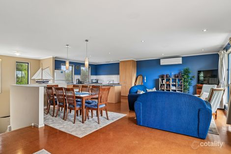Property photo of 32 Bayside Drive Walkerville North VIC 3956