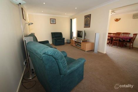 Property photo of 32 Henze Crescent Claremont Meadows NSW 2747