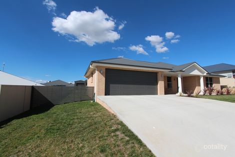 Property photo of 5 Wattle Close Kelso NSW 2795