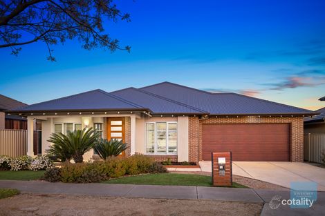 Property photo of 61 Lawson Way Caroline Springs VIC 3023