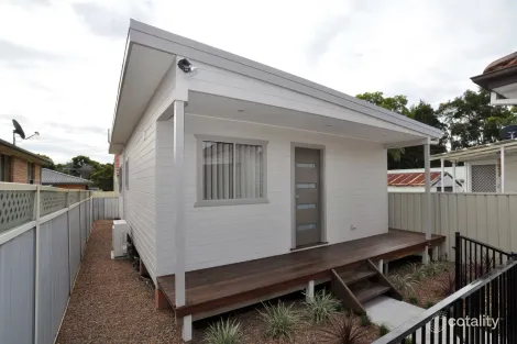 Property photo of 3 Yorston Street Warners Bay NSW 2282