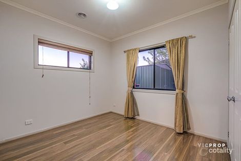 Property photo of 8 Fennel Drive Point Cook VIC 3030